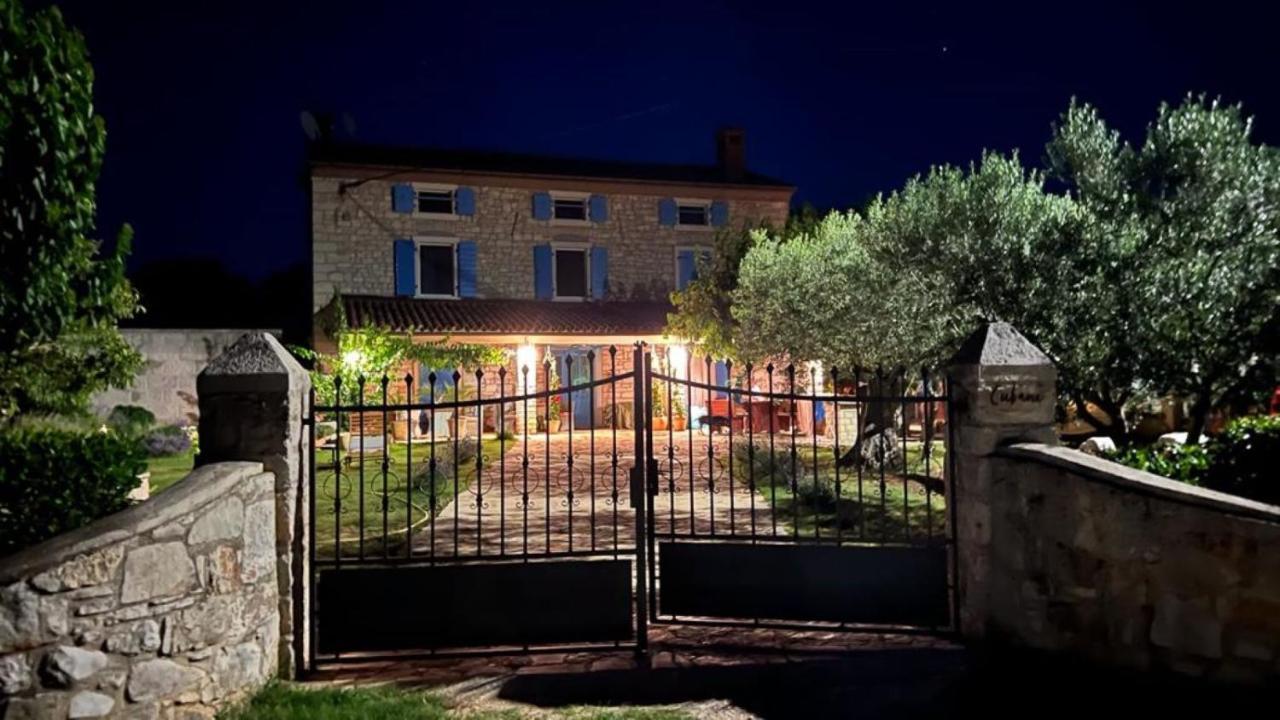 Farmhouse Cubani Bale Exterior foto